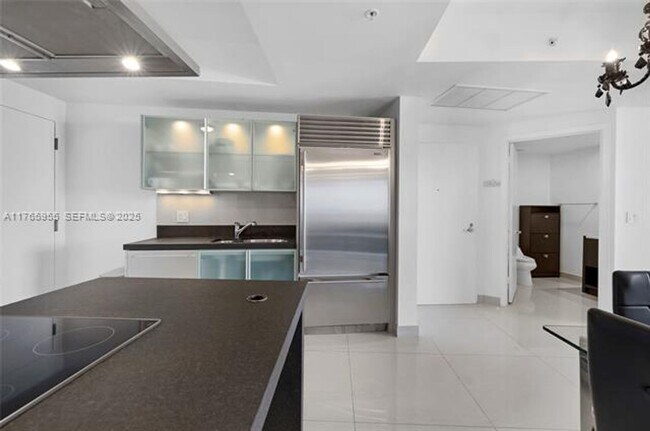 Building Photo - 18201 Collins Ave