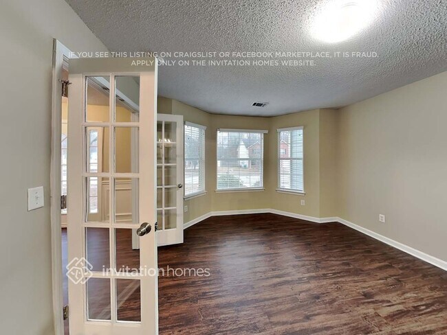 Building Photo - 372 Othello Dr