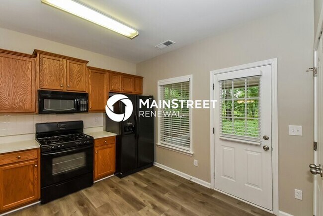 Building Photo - 3 Bedroom Pet-Friendly Home in Dallas, GA with Main Street Renewal