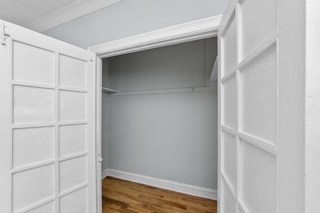 Building Photo - 1 bedroom in Chicago IL 60640