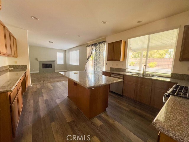 Building Photo - 35631 Date Palm St