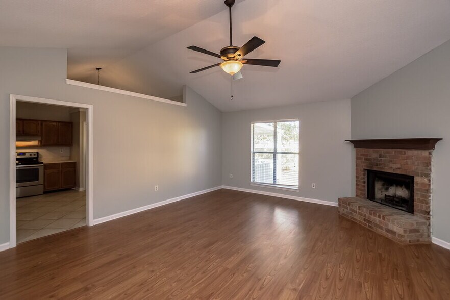 Building Photo - 10378 Yates Dr