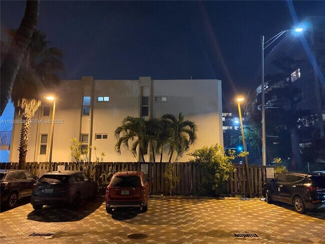 Building Photo - 8950 Collins Ave