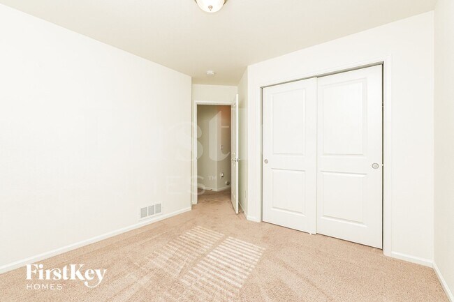 Building Photo - 10142 Luneth Dr