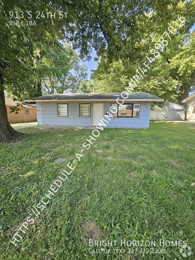 Building Photo - 3 Bedroom Home