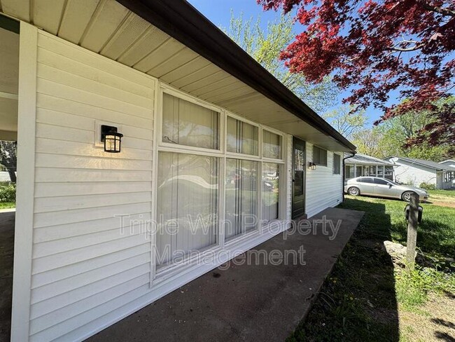 Building Photo - 7101 Brackleigh Dr