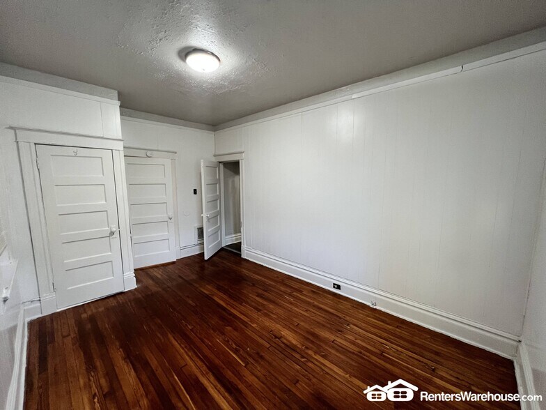 Building Photo - 4223 Red Bud Ave