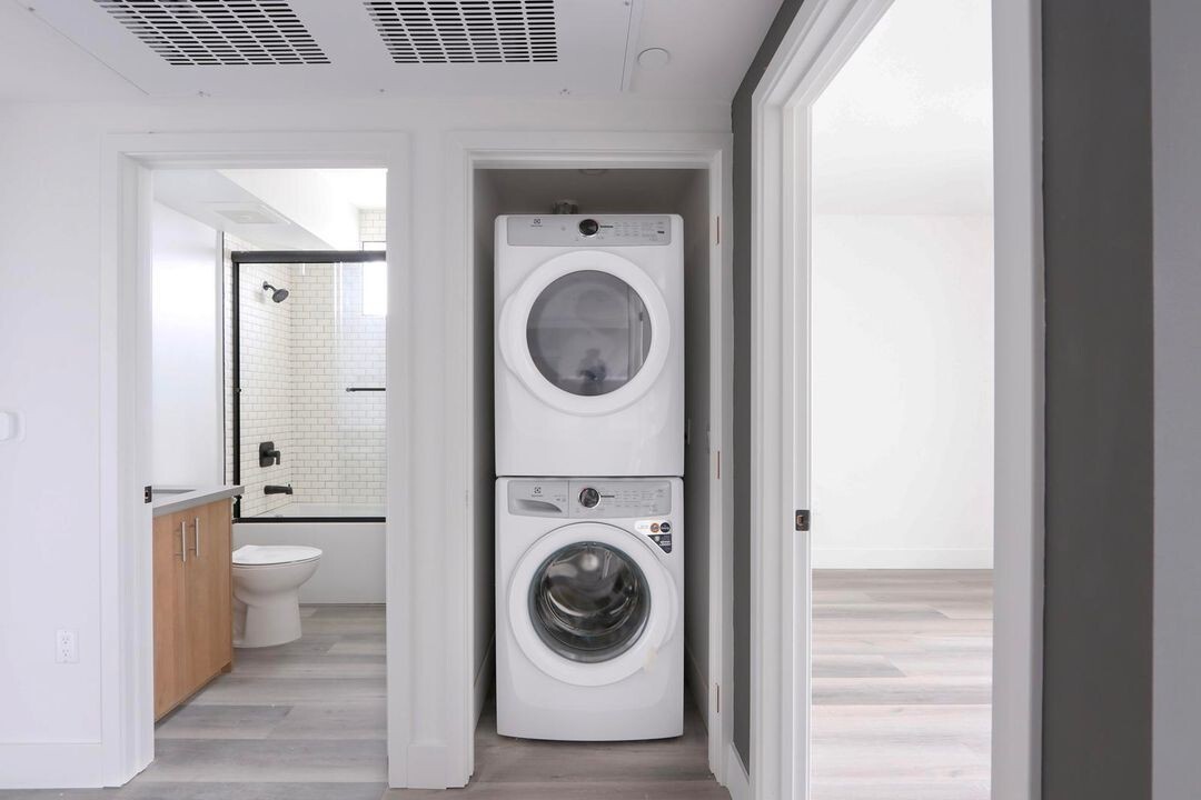 Building Photo - 11155 Huston St