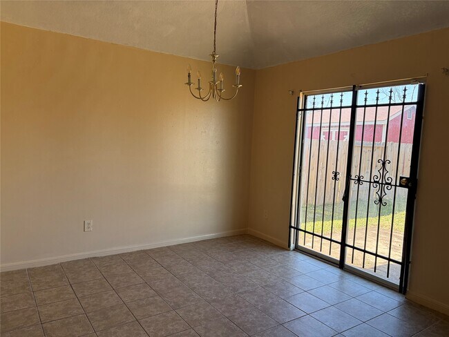 Building Photo - 15738 Boonridge Rd