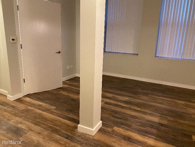 Building Photo - 20-4 N Wabash Ave