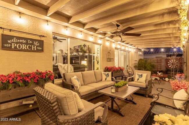 Building Photo - 10853 W Manzanita Dr