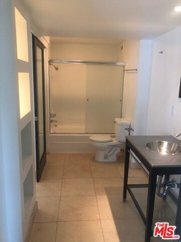 Building Photo - 3949 Los Feliz Blvd