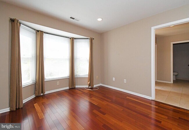 Building Photo - 6 Kanon Ct