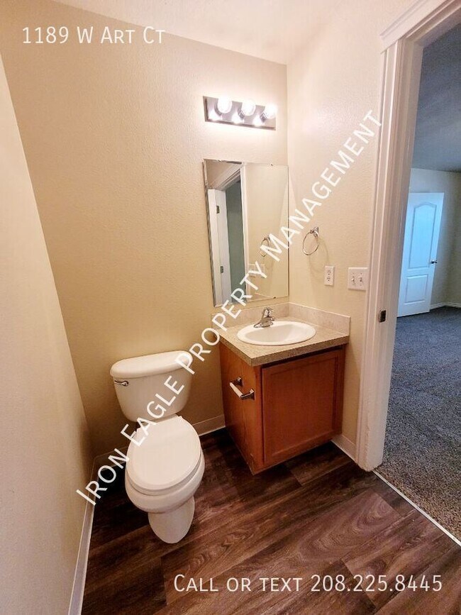 Building Photo - 1189 W Art Ct