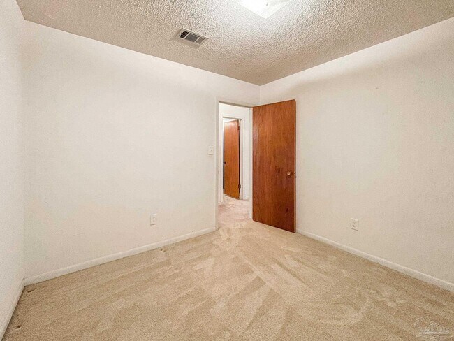 Building Photo - 5527 Sunburst Ln