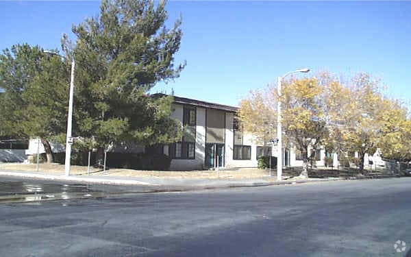 Building Photo - 459 E Avenue Q7
