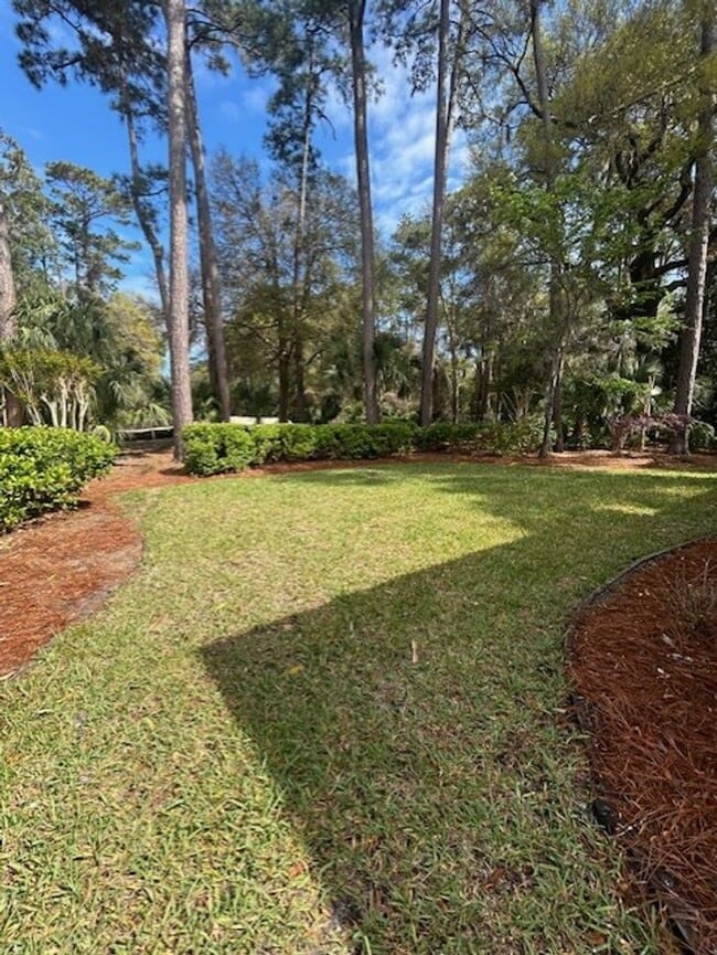 Building Photo - 411 Indigo