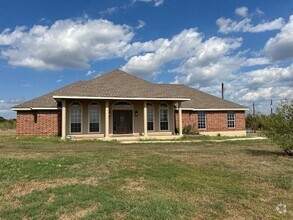 Building Photo - 1001 Schubert Ln