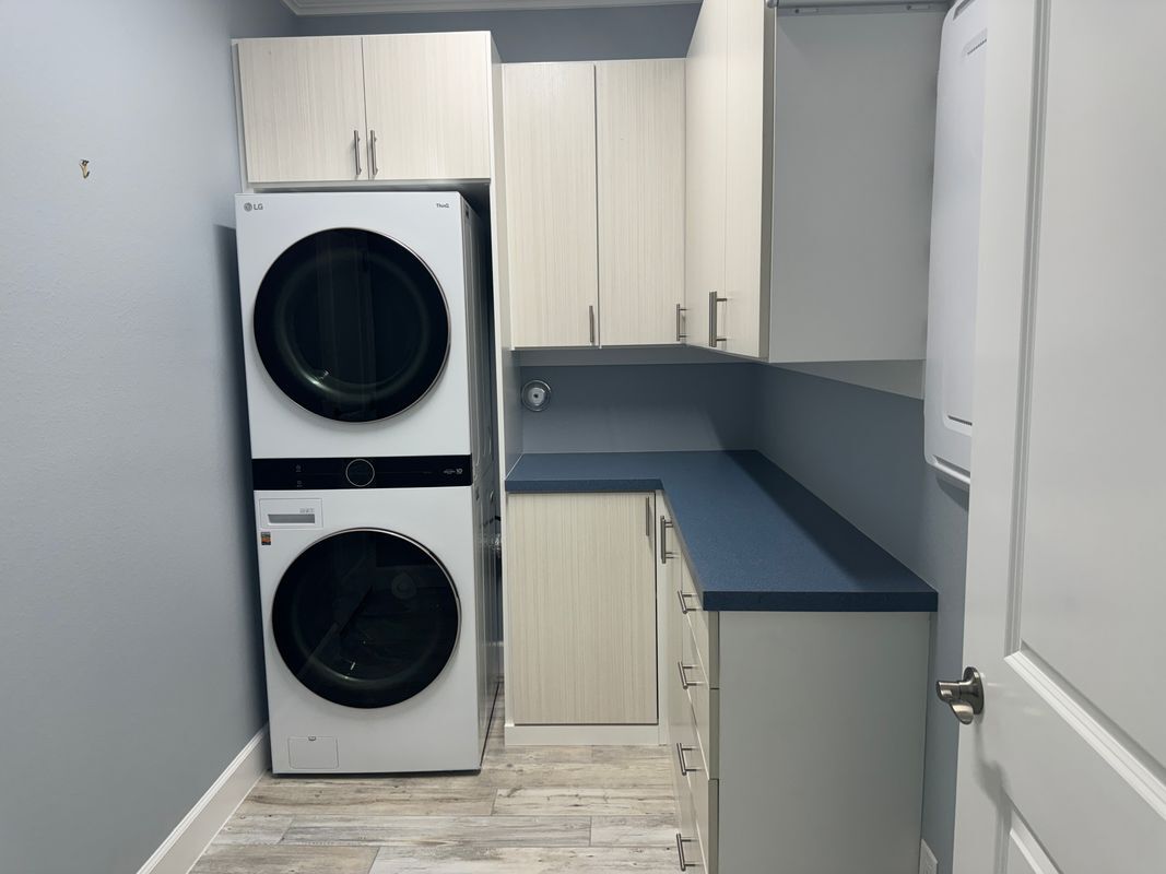 Building Photo - 432 Good Life Wy