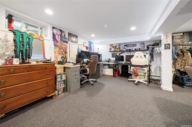 Building Photo - 1 Andrew Ct