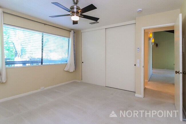Building Photo - 2BR/2BA | Newly Renovated Unit | Community pools | In Woodside Sierra!