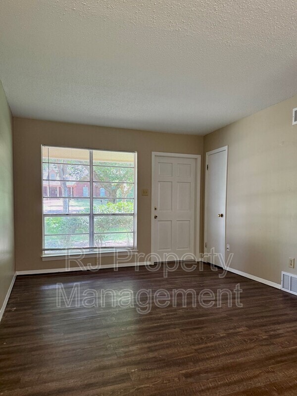 Building Photo - 5969 Polk St