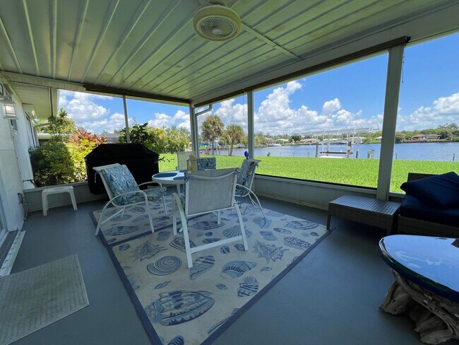 Building Photo - $3,300/month ** Short Term / Seasonal - Furnished ** 2 Bed / 1.5 Bath - Lakefront ** Single Famil...