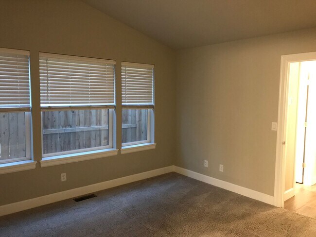 Building Photo - Newer Construction with High End Finishes