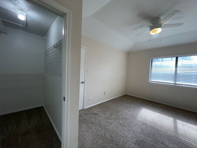 Building Photo - Fully remodeled 3 bedroom duplex for rent in Euless!