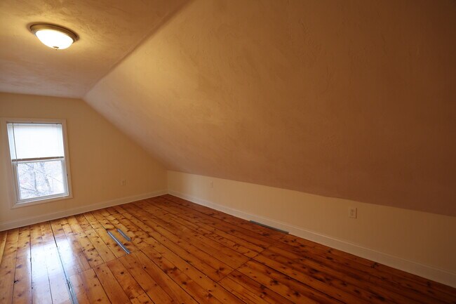 Building Photo - 62 Lincoln St