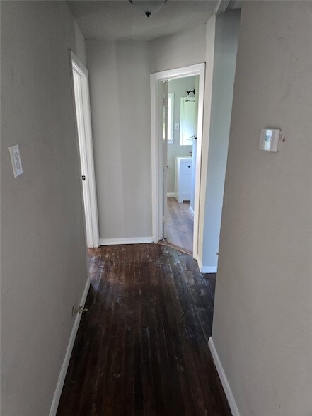 Building Photo - 3006 Dacca Dr