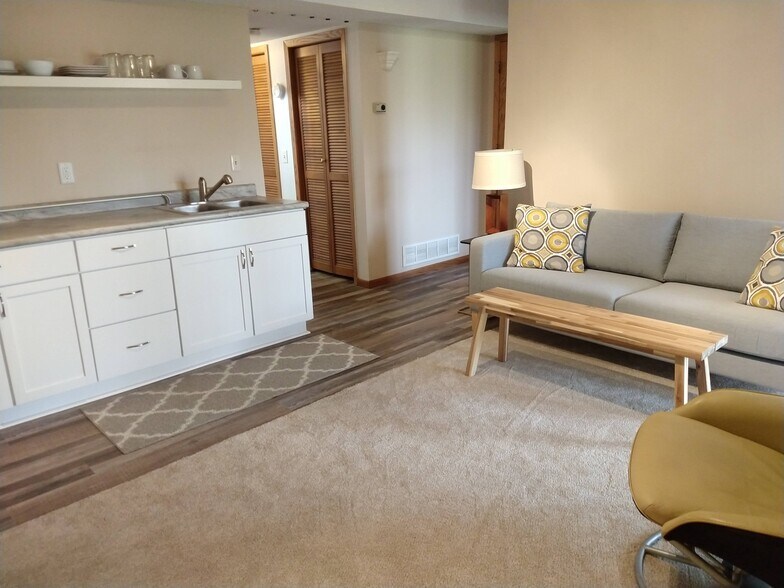 Building Photo - 12536 Parkwood Dr