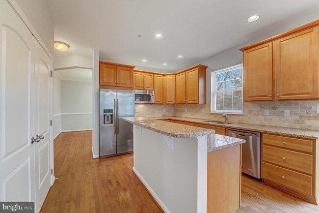 Building Photo - 609 Tebbston Dr