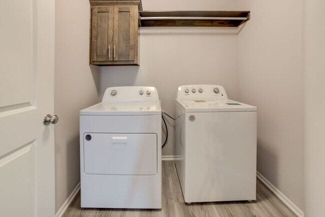 Building Photo - 4/2.5/2 New Construction Home!