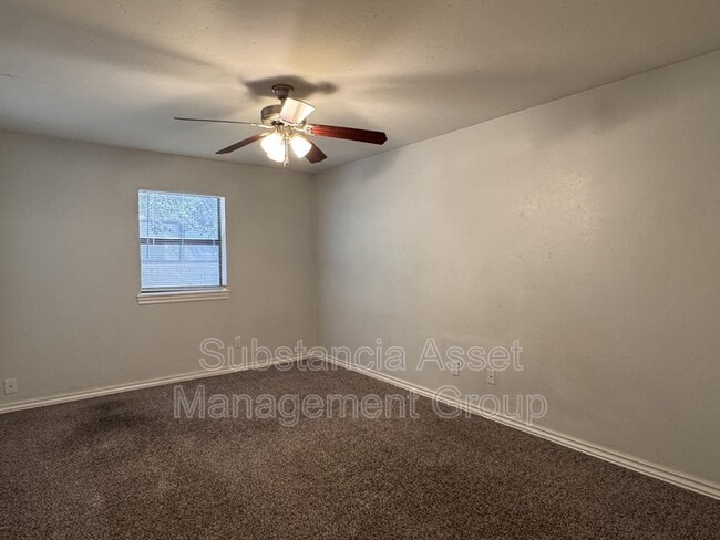 Building Photo - 1429 NW 24th St