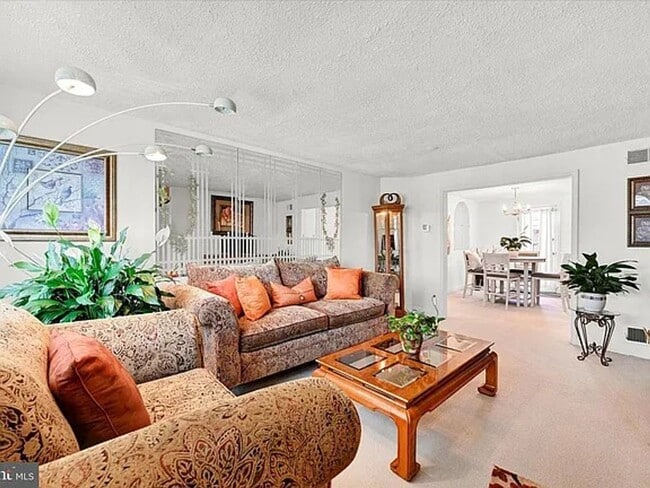 Building Photo - 3240 Westmont- YOUR NEXT HOME AWAITS