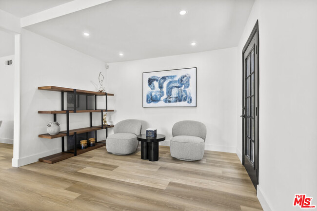 Building Photo - 130 Le Doux Rd