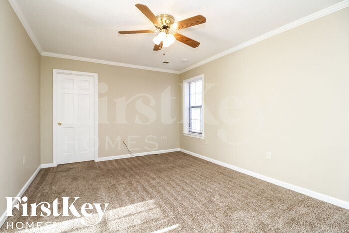 Building Photo - 8119 Green Belt Dr