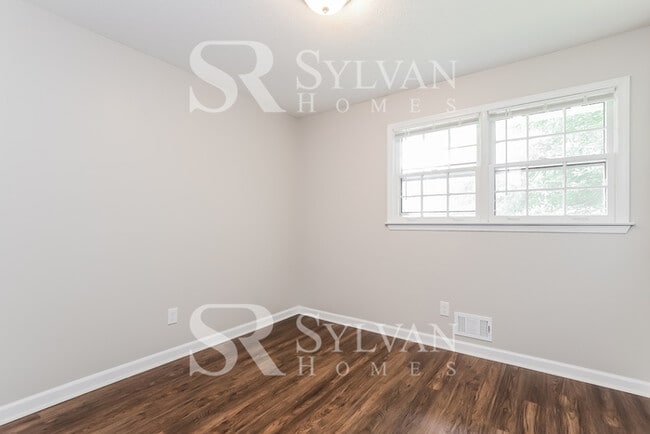 Building Photo - 4820 Oak Grove Dr