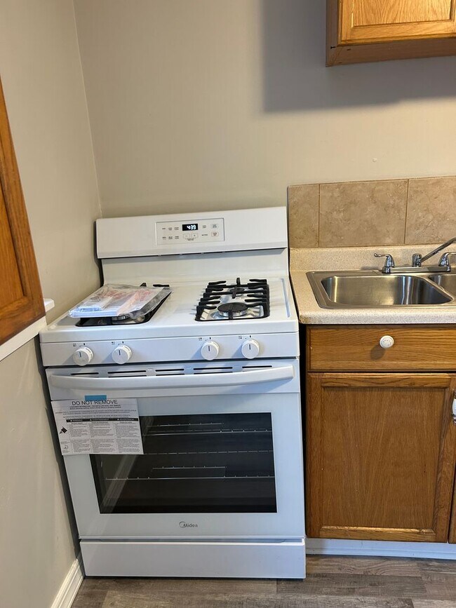 Building Photo - 9-11 N 4th St.