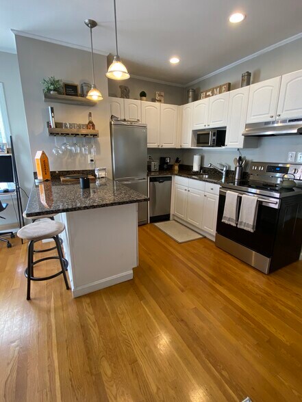 Building Photo - 188 Gold St