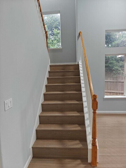 Building Photo - 9650 Mindoka Way