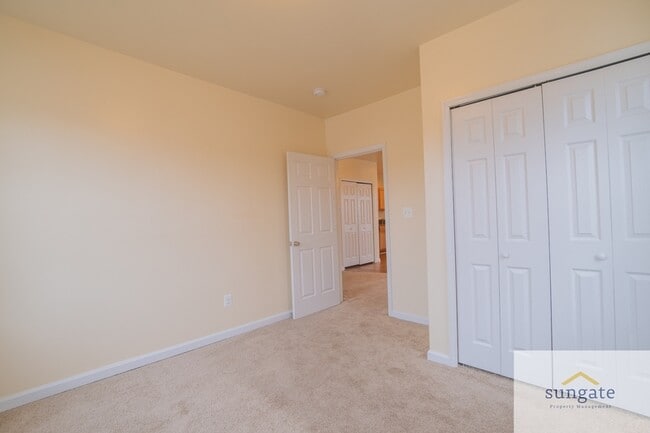 Building Photo - 2435 W Lafayette Ave