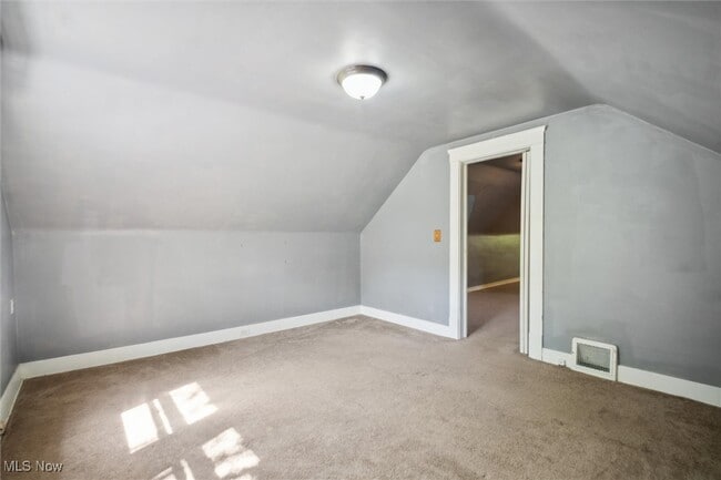 Building Photo - 1507 Crest Rd