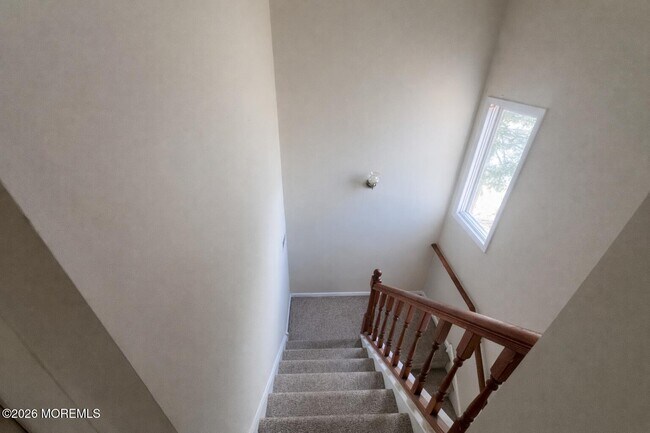 Building Photo - 16 Pin Oak Ln