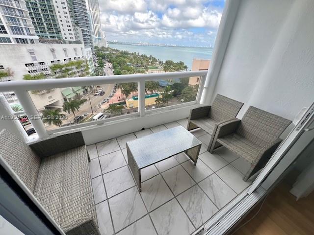 Building Photo - 1717 N Bayshore Dr