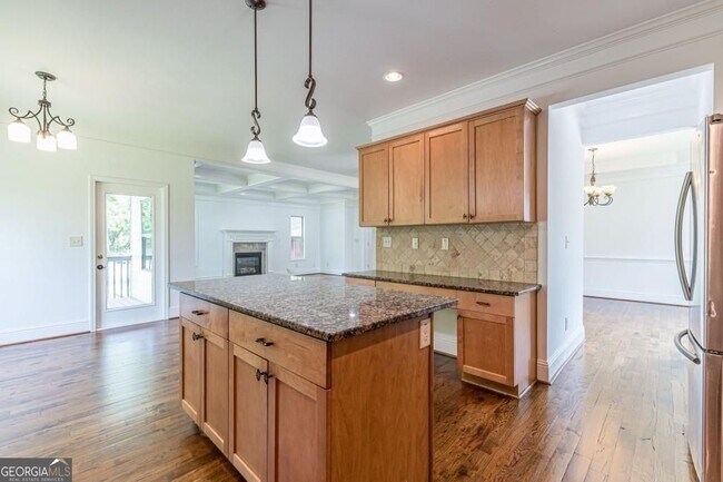 Building Photo - 1410 Eastland Rd SE