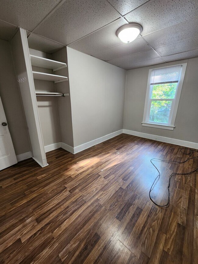 Building Photo - Birch St Duplex