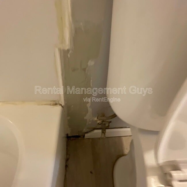 Building Photo - 2931 N Bryant Ave