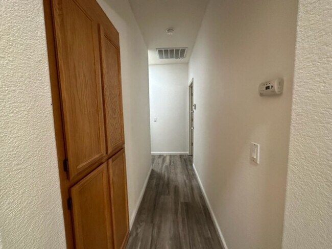 Building Photo - Gem of a rental home in East Davis